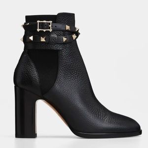 VALENTINO GARAVANI
Rockstud Buckle-Wrap Ankle Booties